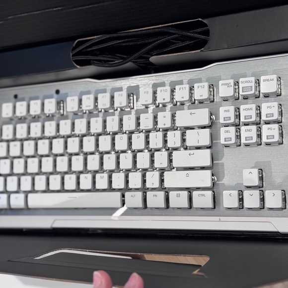 ROCCAT Vulcan 122 AIMO RGB Mechanical Gaming Keyboard - Picture 1 of 4